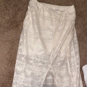 Super cute never worn no boundaries skirt w slit